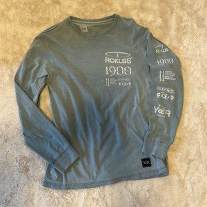 🌻2/$10🌻 Distressed blue long sleeve shirt, youth xl, Young & Reckless